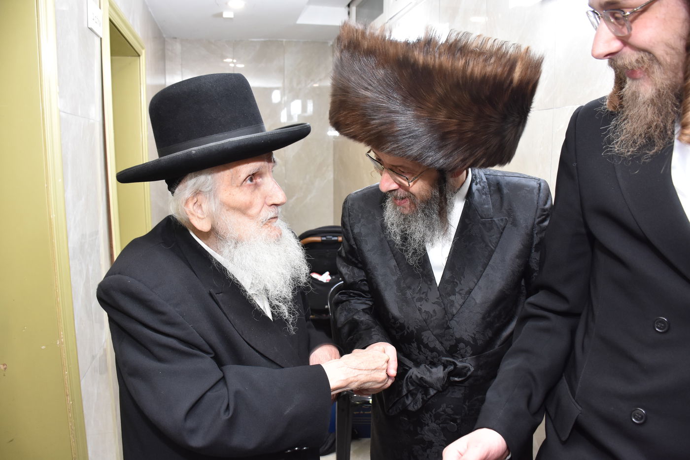 שמחת השבע ברכות לבן גאב"ד זוועהיל, ונכד הגה"צ רבי חיים צבי שפירא