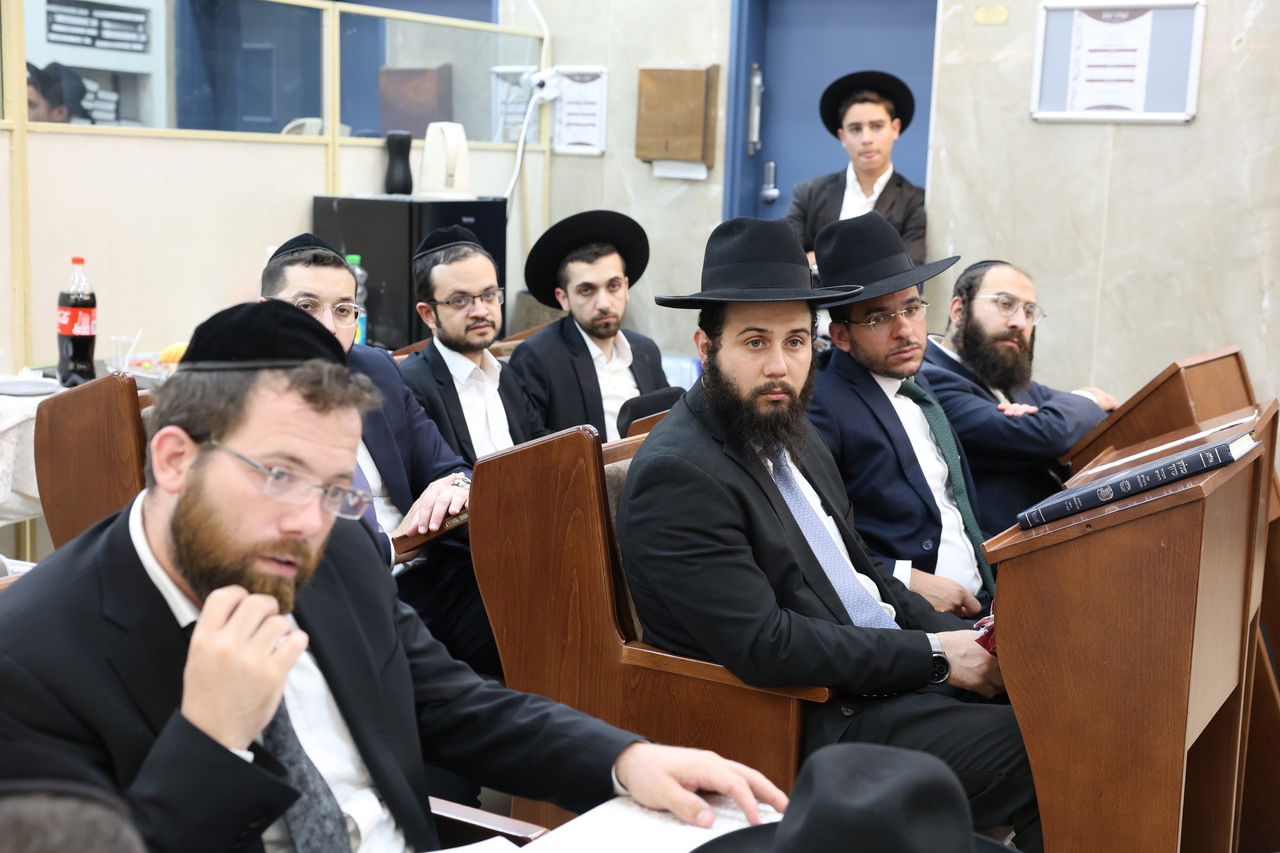 חלוקת פרסים בבית הכנסת "עטרת יצחק"