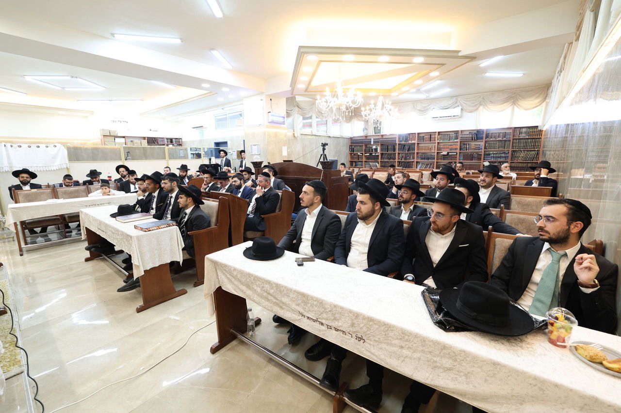 חלוקת פרסים בבית הכנסת "עטרת יצחק"