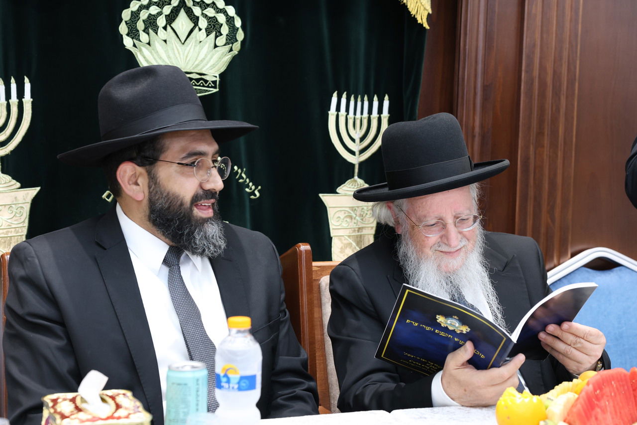 חלוקת פרסים בבית הכנסת "עטרת יצחק"