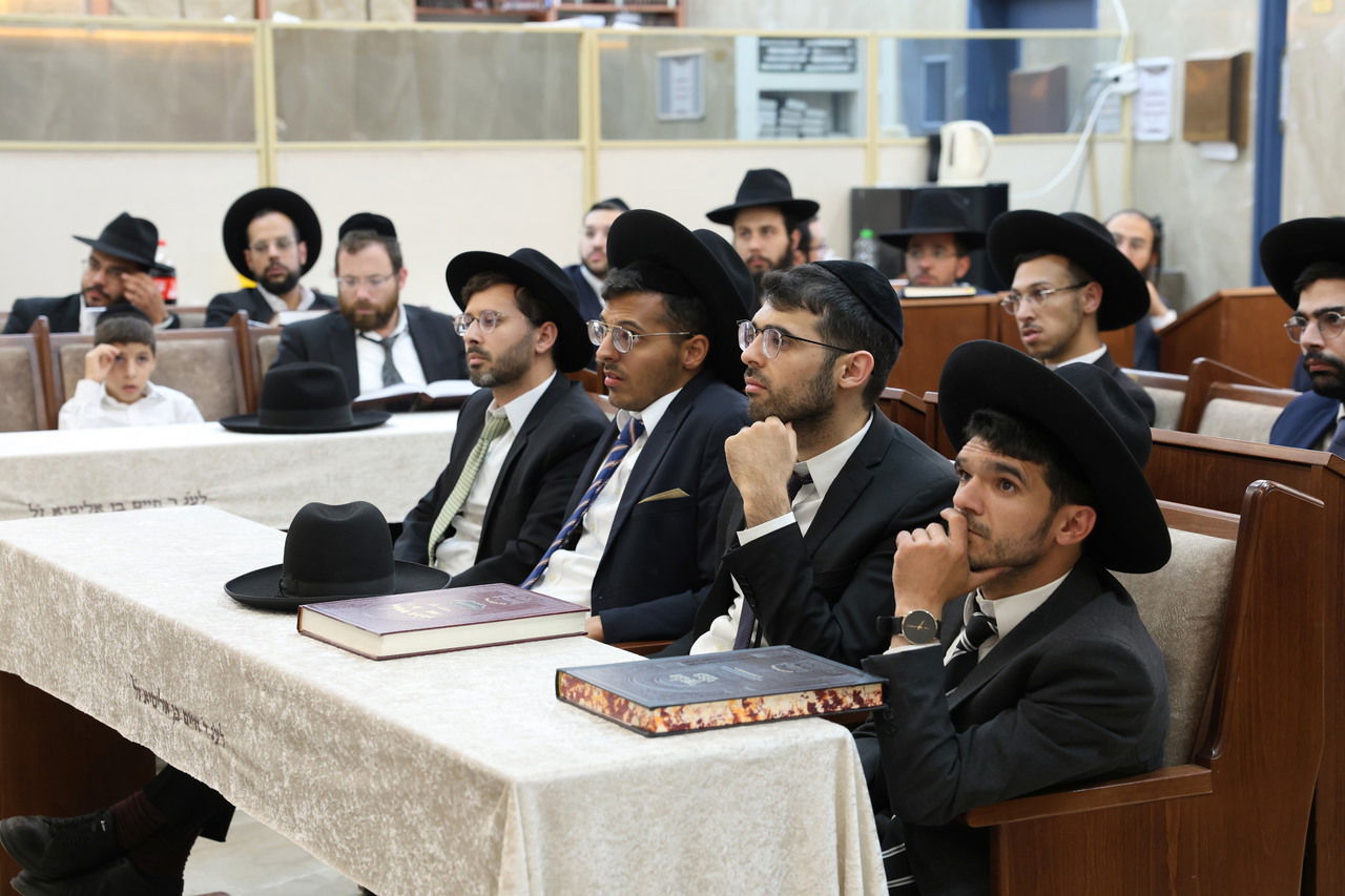 חלוקת פרסים בבית הכנסת "עטרת יצחק"