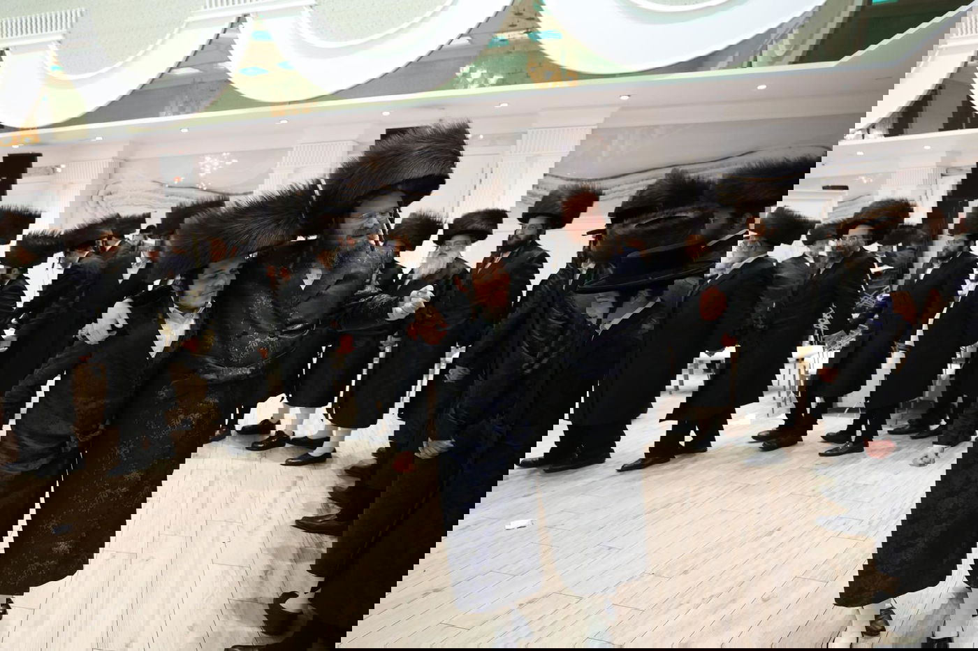 מסיבת 'נאכשפיל' בחצר טשערקאס הארנסטייפאל