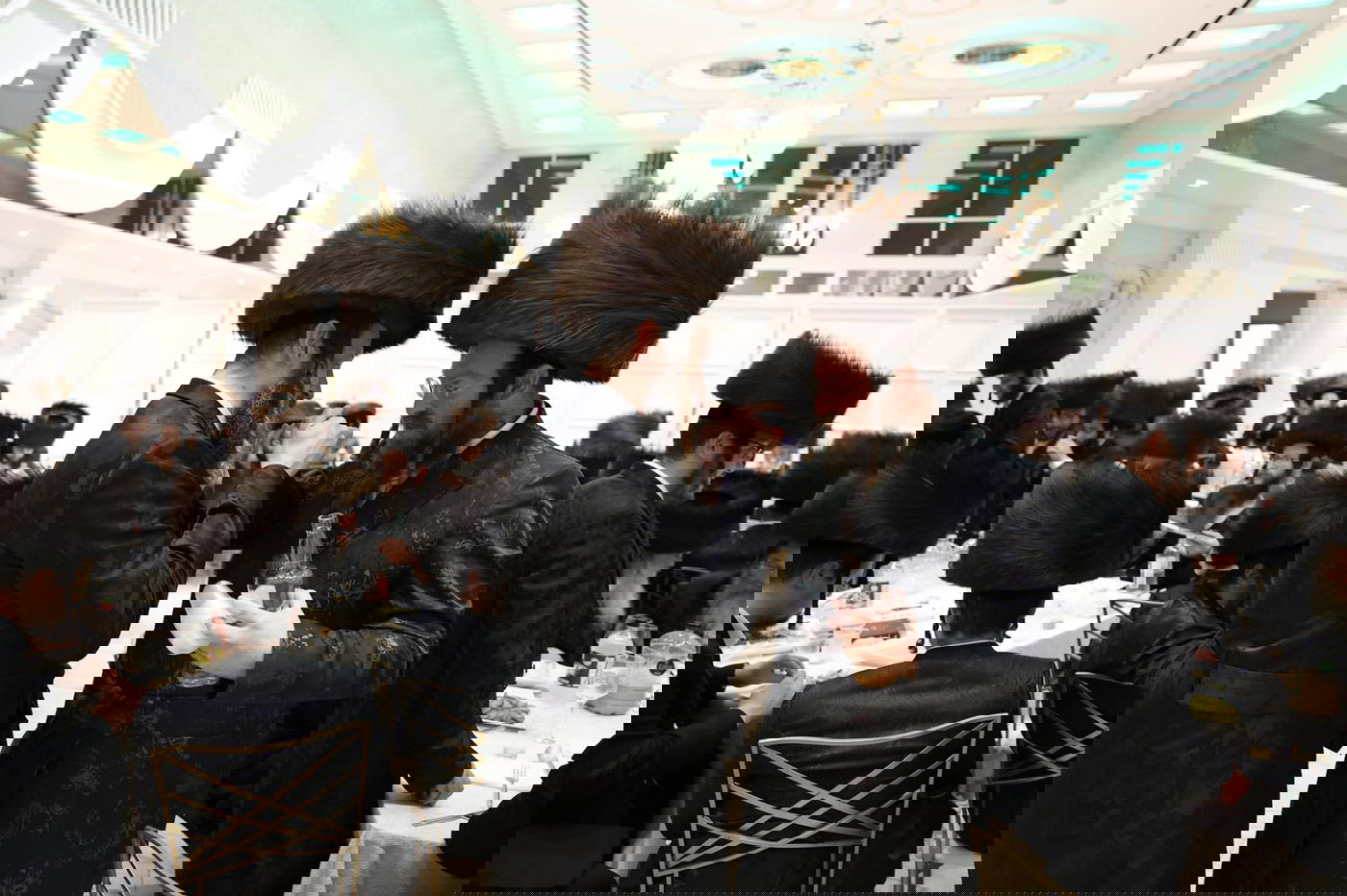 מסיבת 'נאכשפיל' בחצר טשערקאס הארנסטייפאל