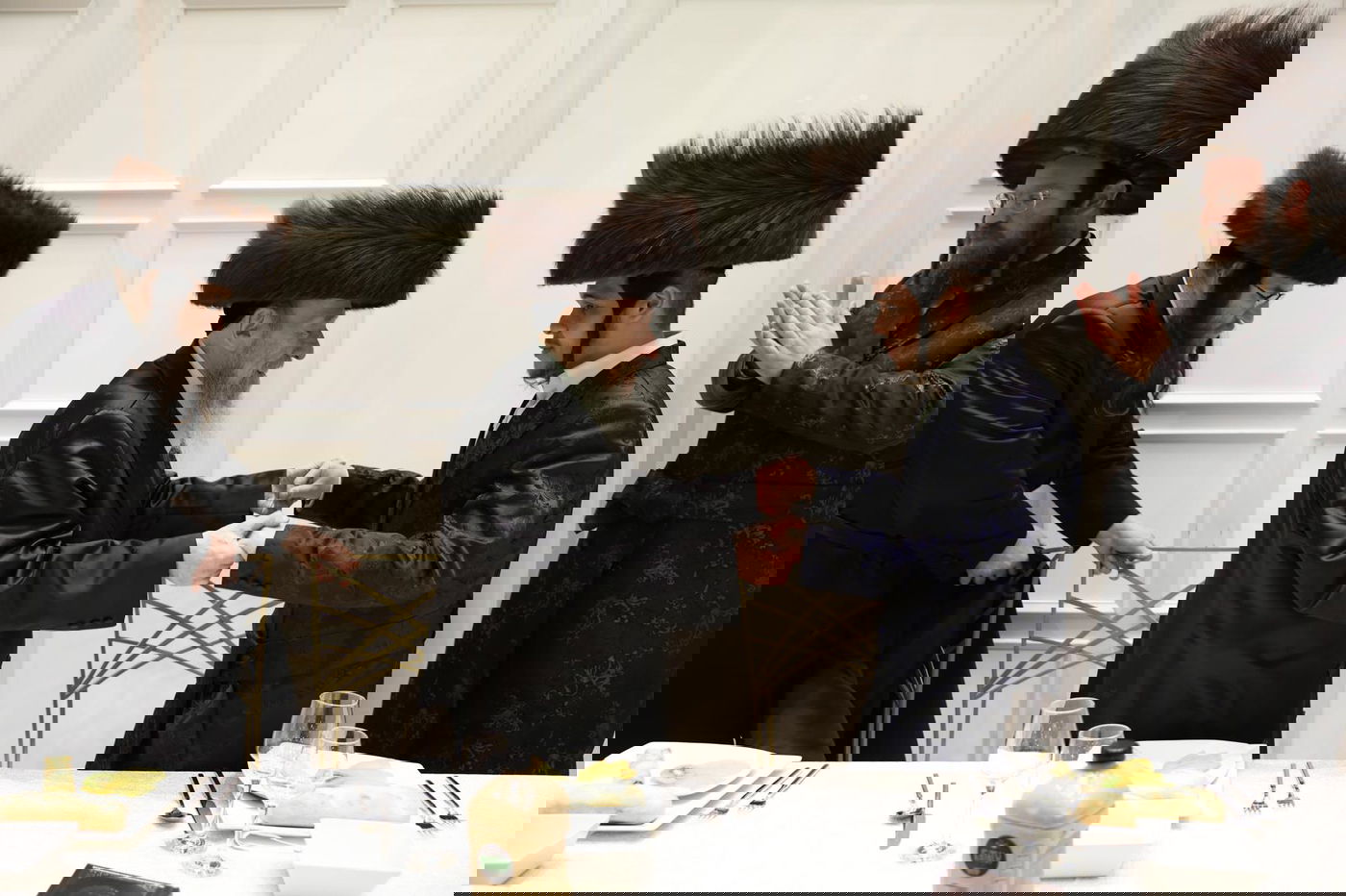 מסיבת 'נאכשפיל' בחצר טשערקאס הארנסטייפאל