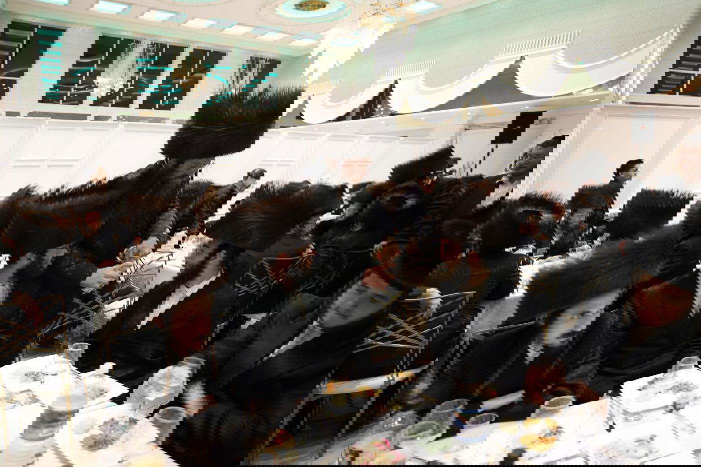 מסיבת 'נאכשפיל' בחצר טשערקאס הארנסטייפאל