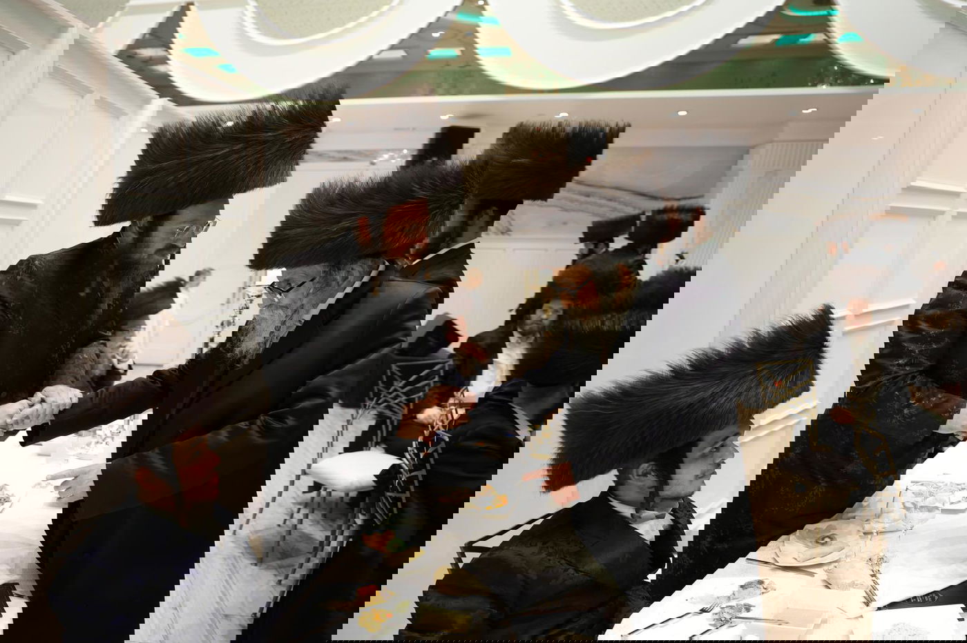 מסיבת 'נאכשפיל' בחצר טשערקאס הארנסטייפאל