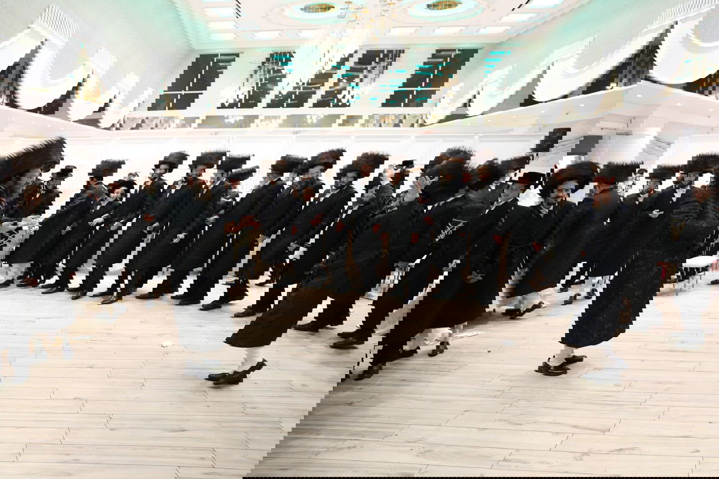 מסיבת 'נאכשפיל' בחצר טשערקאס הארנסטייפאל