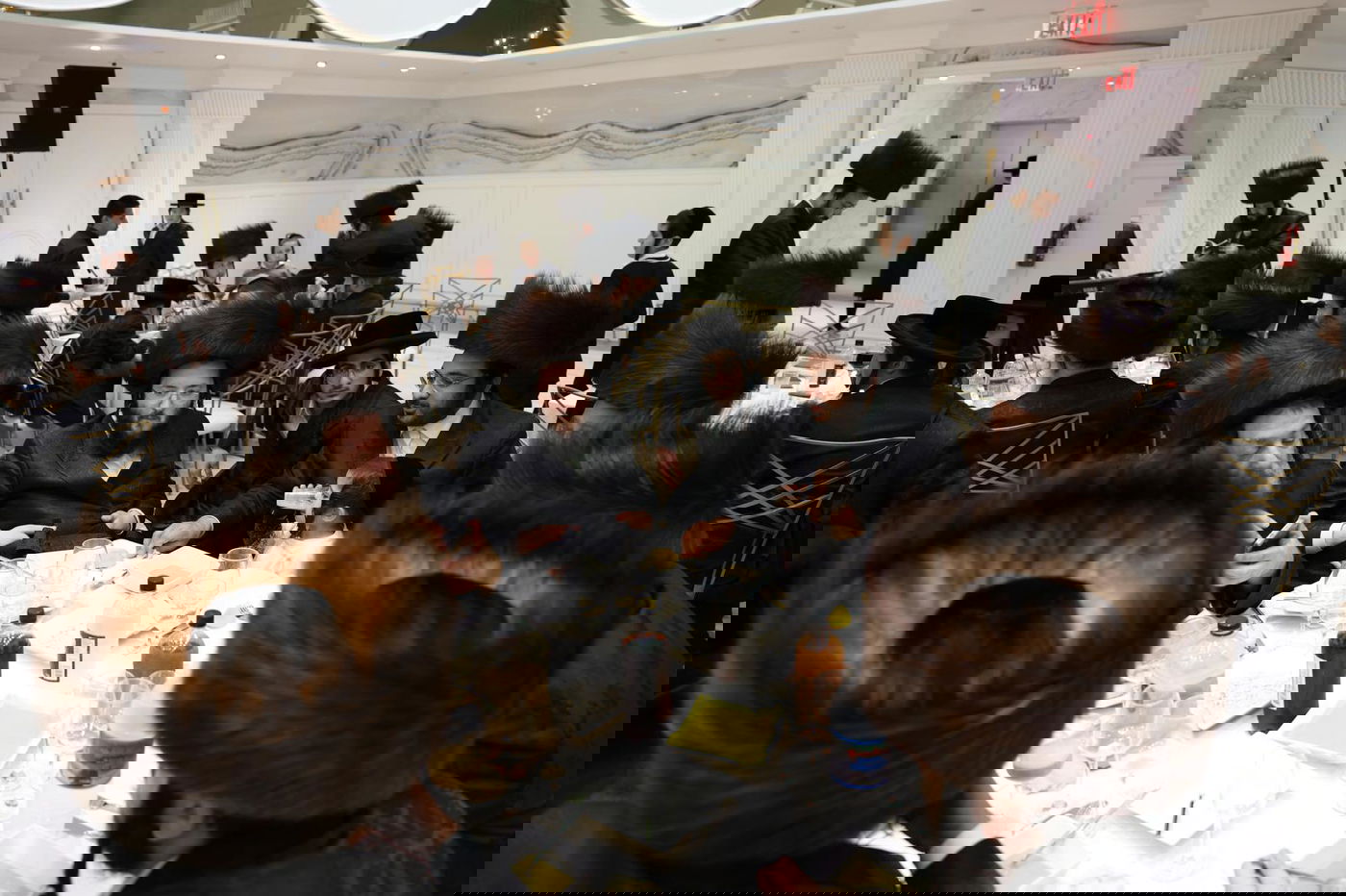 מסיבת 'נאכשפיל' בחצר טשערקאס הארנסטייפאל