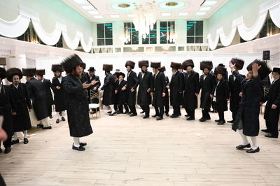 מסיבת 'נאכשפיל' בחצר טשערקאס הארנסטייפאל