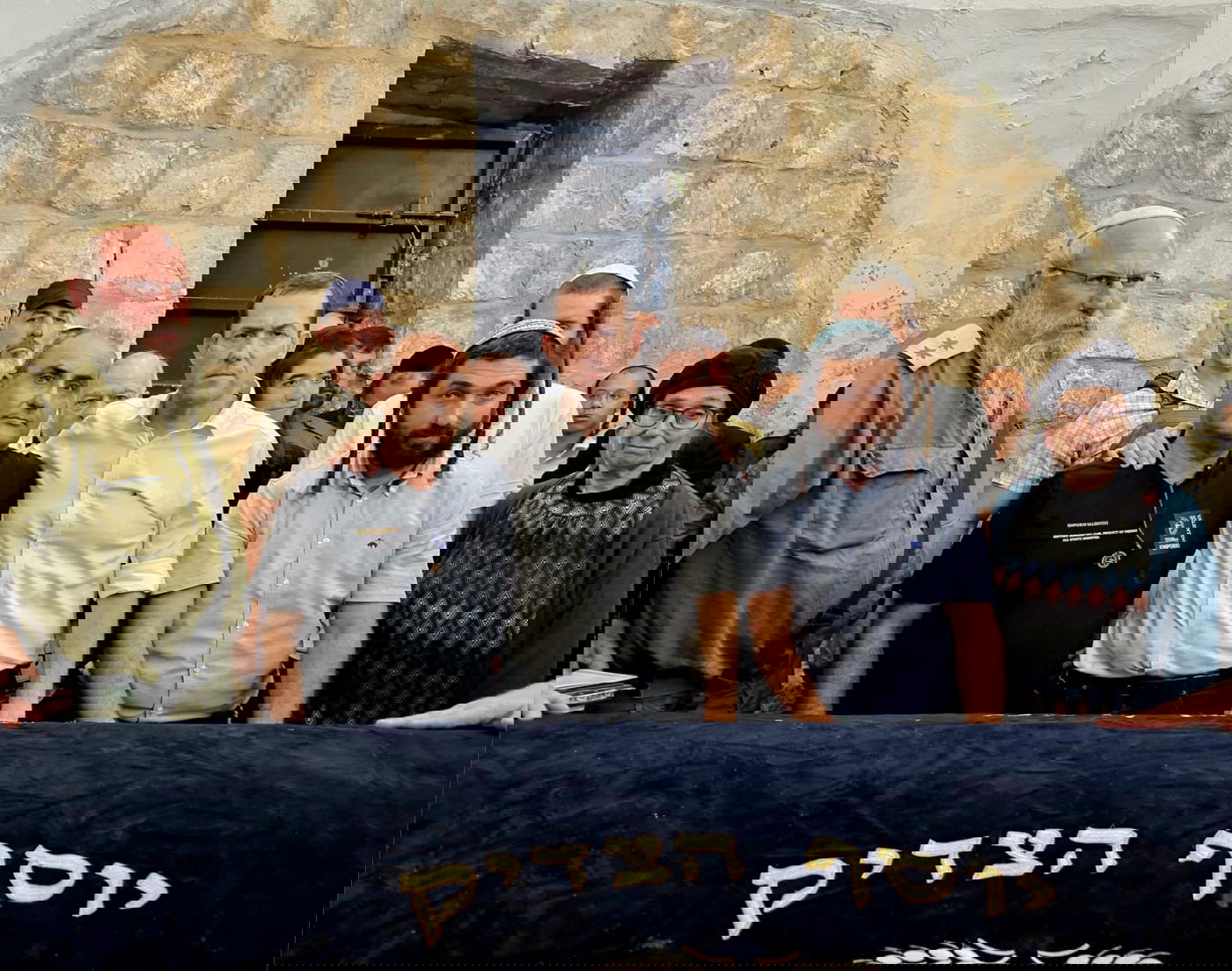 אלפים נכנסו לקבר יוסף | אחיו של מדחת יוסף: "אם לא נשוב לכאן, דמו נשפך לחינם"