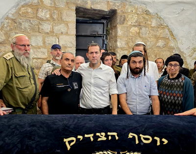 אלפים נכנסו לקבר יוסף | אחיו של מדחת יוסף: "אם לא נשוב לכאן, דמו נשפך לחינם"