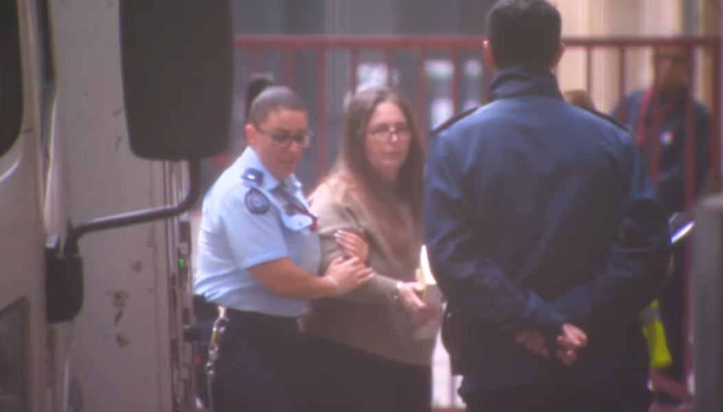 פטרסון נעצרת על ידי המשטרה