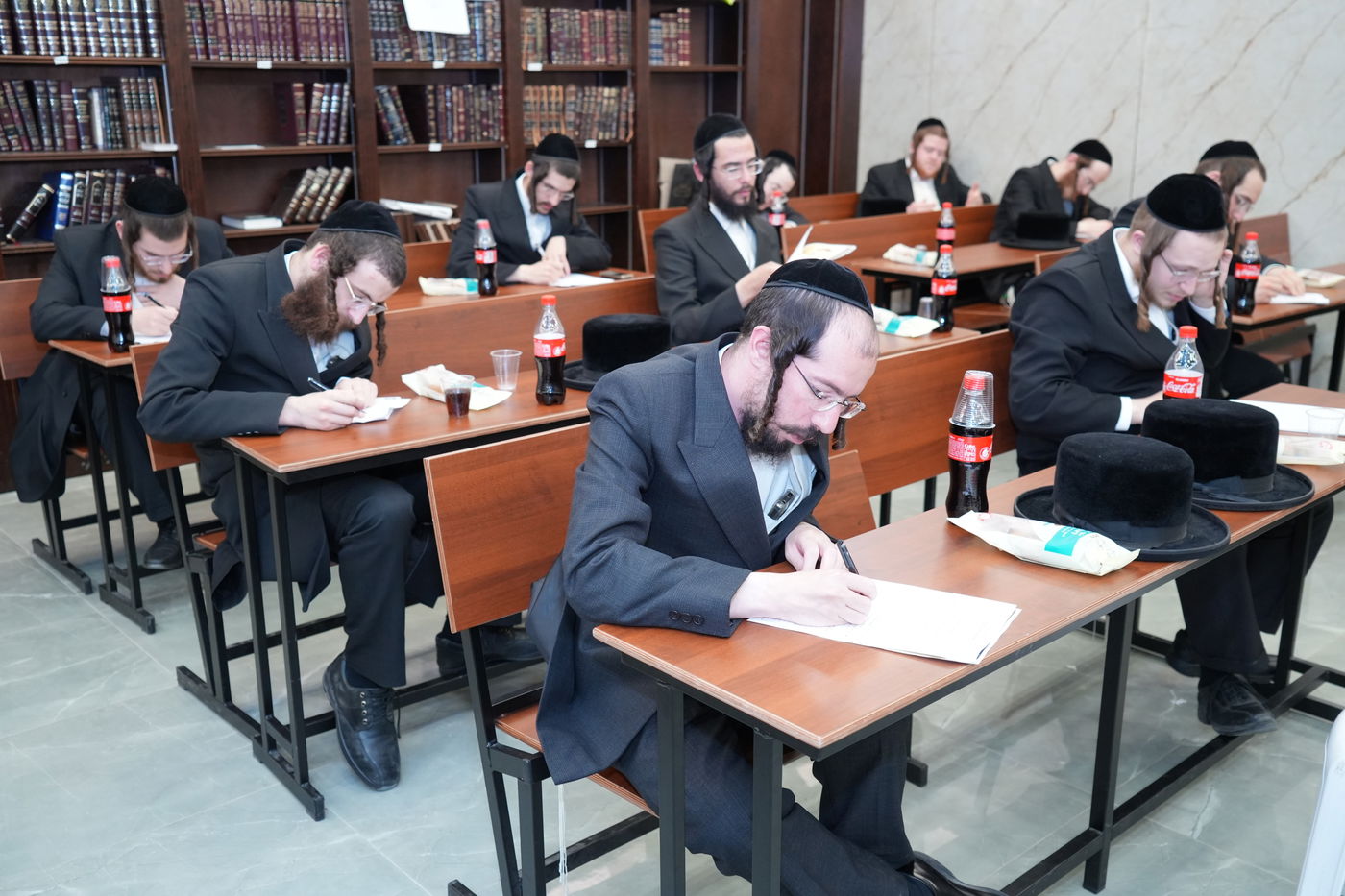 הגה"צ רבי יעקב מרדכי הגר בביקור בכולל ויז'ניץ באלעד