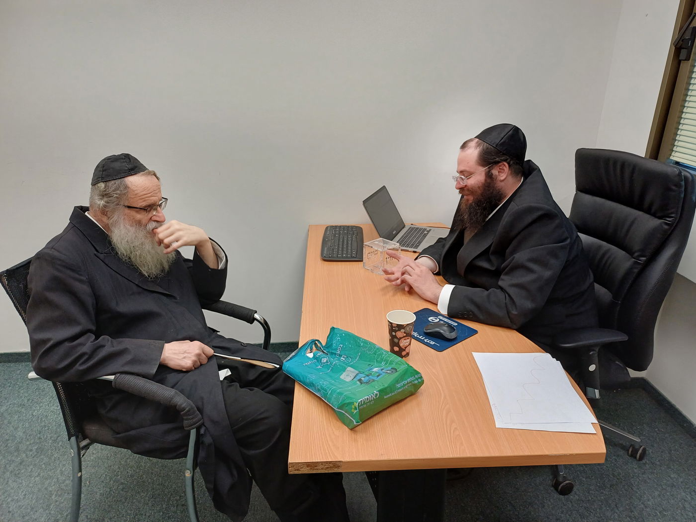 הרב קמינר שיבלח"א עם הרב אייזנר זצ"ל