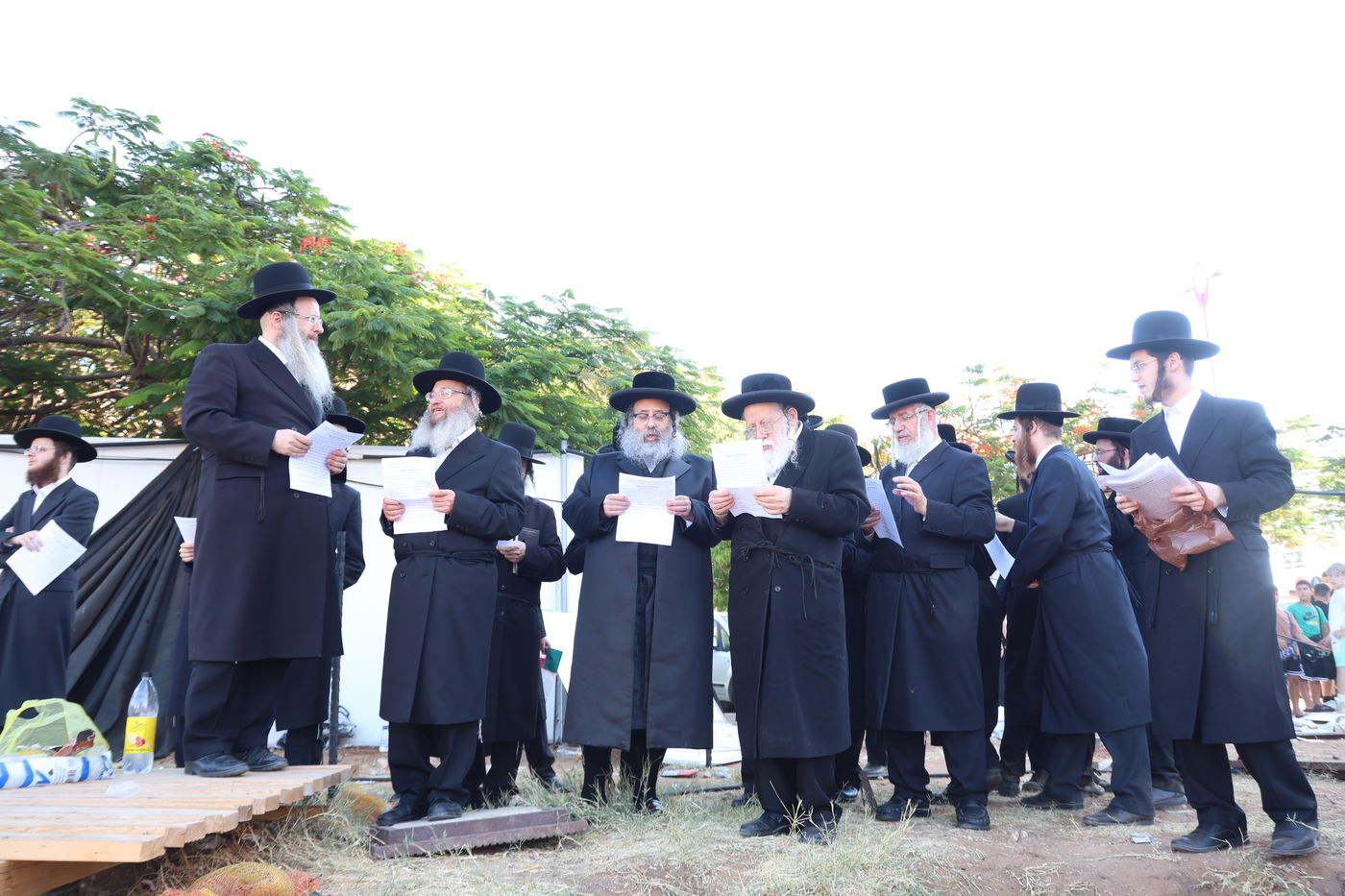 הרה"צ רבי חיים צבי מייזליש בעצרת מחאה ביהוד