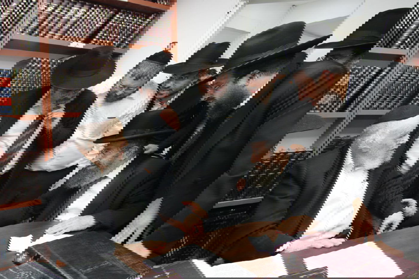 הגר"מ בן שמעון בביקור אצל הגרמ"ה הירש