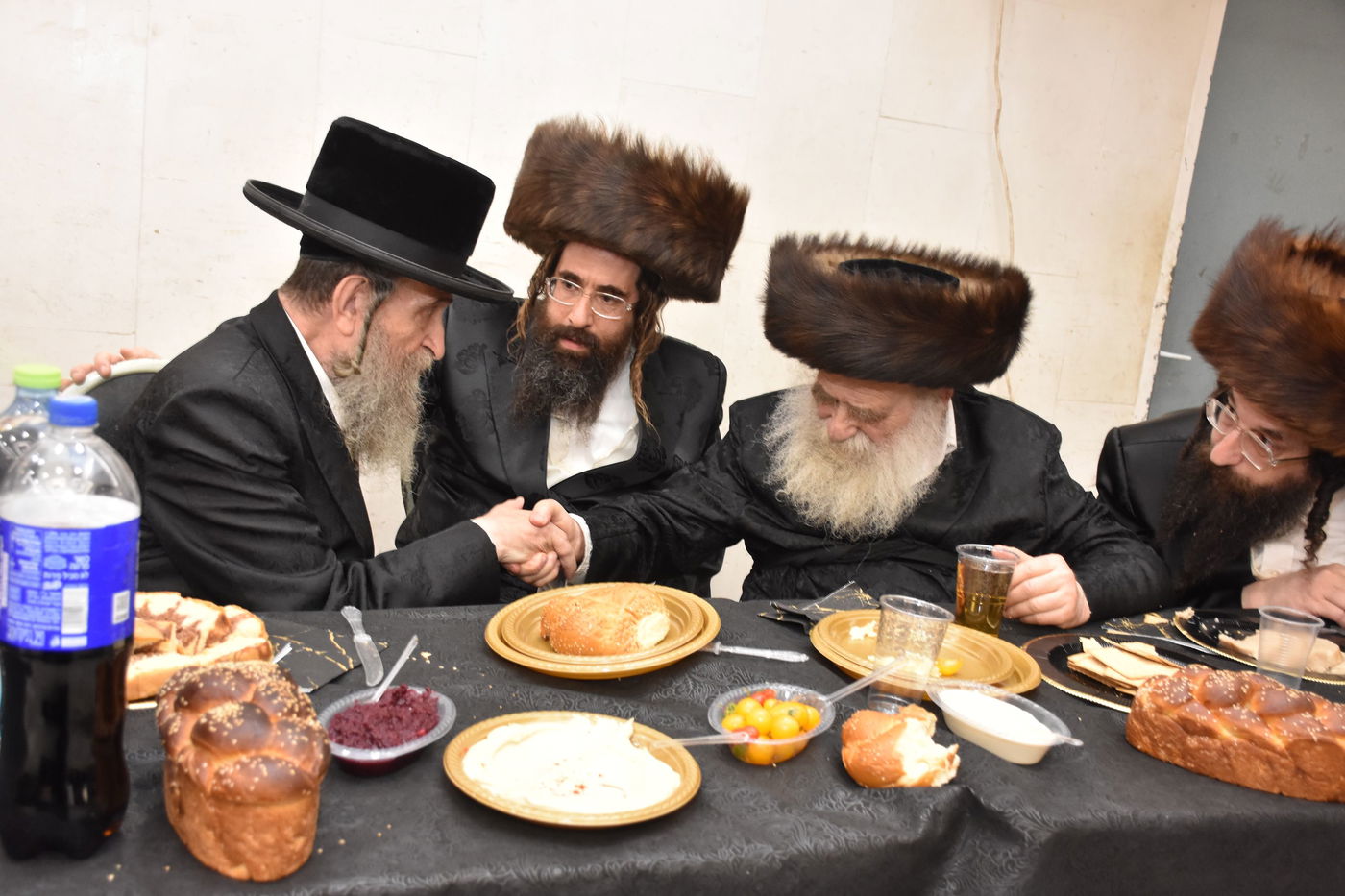 שמחת שבע הברכות בחצרות מאקאווא - טשארנוביל - קאסאן 