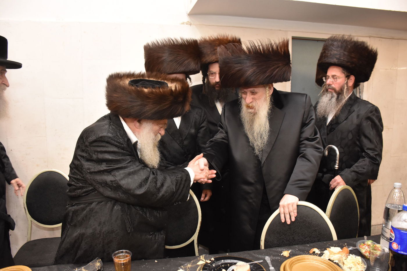 שמחת שבע הברכות בחצרות מאקאווא - טשארנוביל - קאסאן 