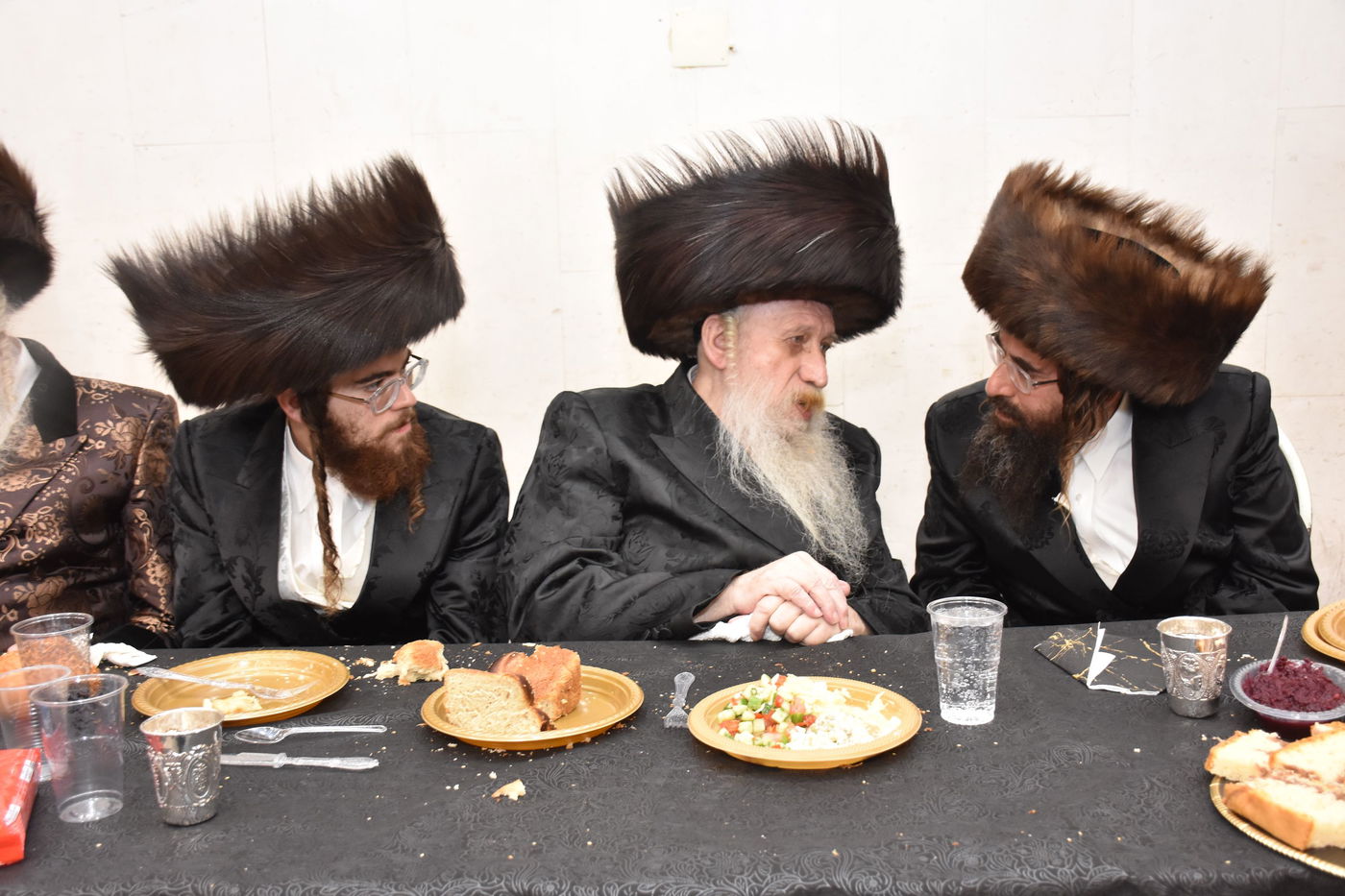 שמחת שבע הברכות בחצרות מאקאווא - טשארנוביל - קאסאן 