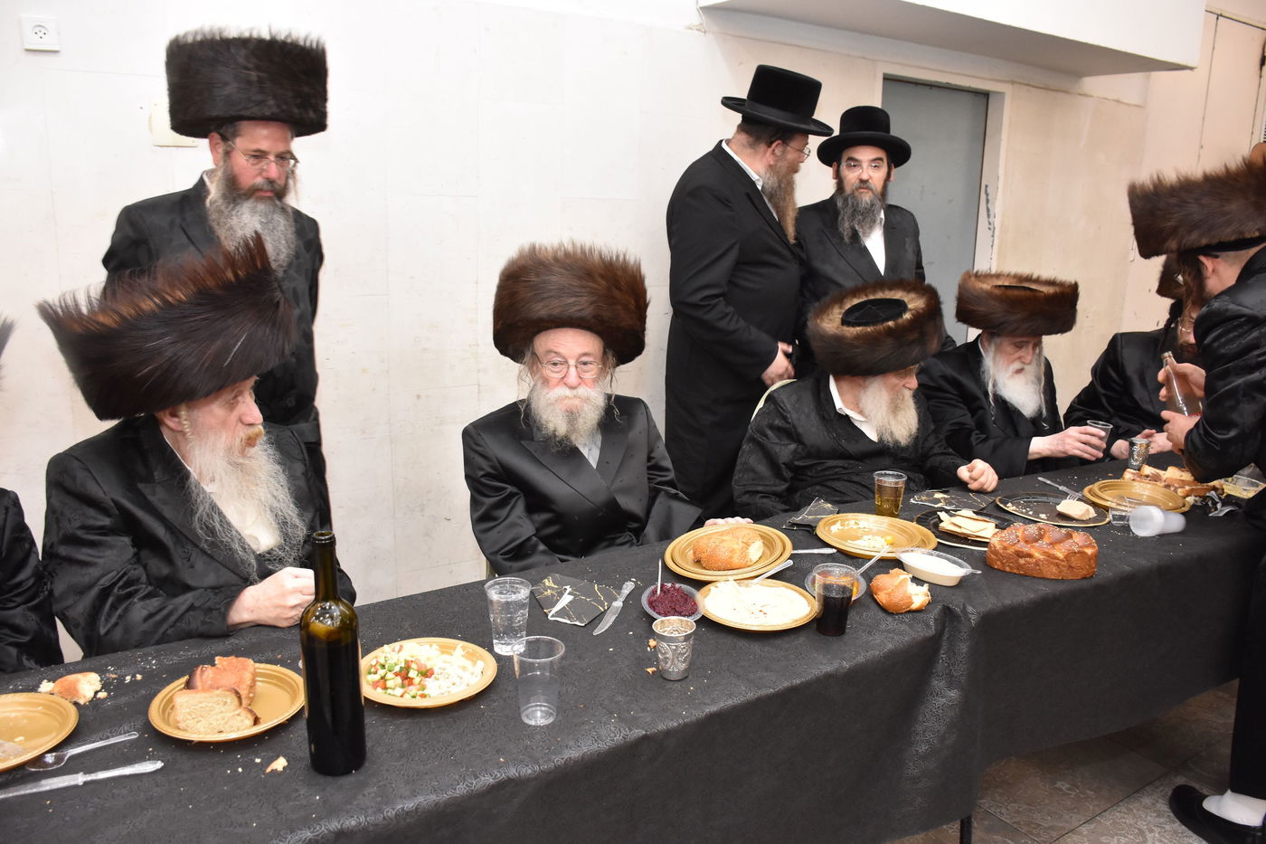 שמחת שבע הברכות בחצרות מאקאווא - טשארנוביל - קאסאן 