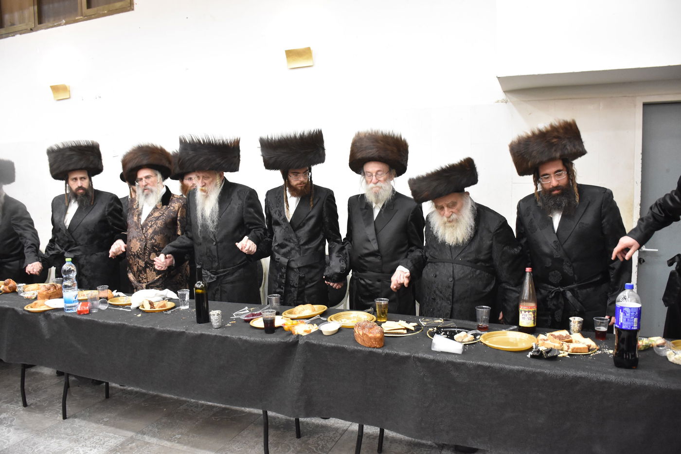 שמחת שבע הברכות בחצרות מאקאווא - טשארנוביל - קאסאן 