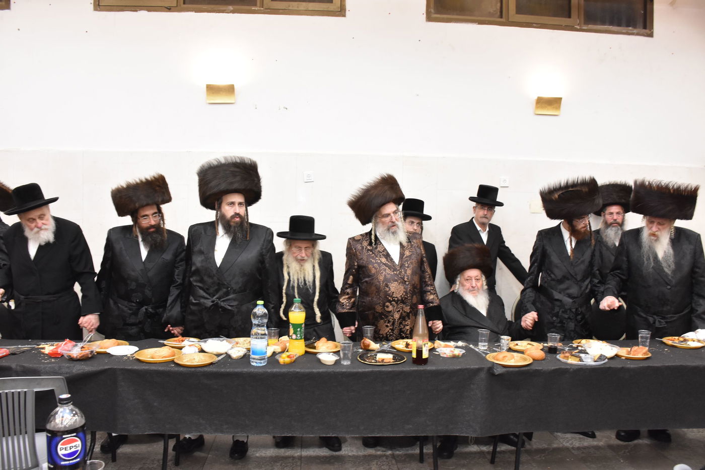 שמחת שבע הברכות בחצרות מאקאווא - טשארנוביל - קאסאן 