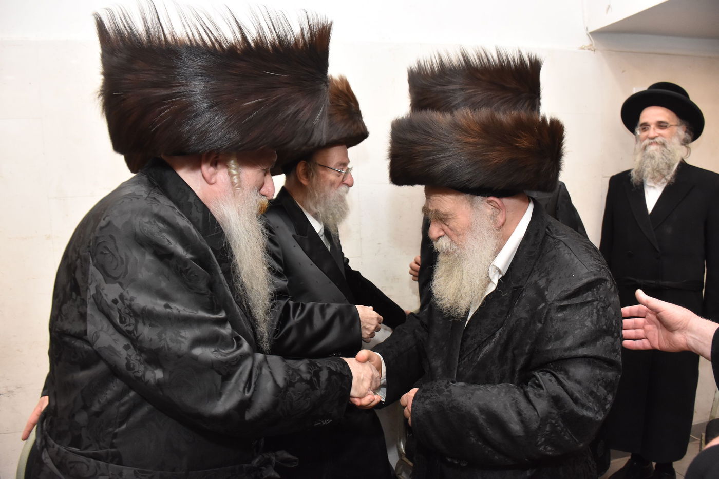 שמחת שבע הברכות בחצרות מאקאווא - טשארנוביל - קאסאן 