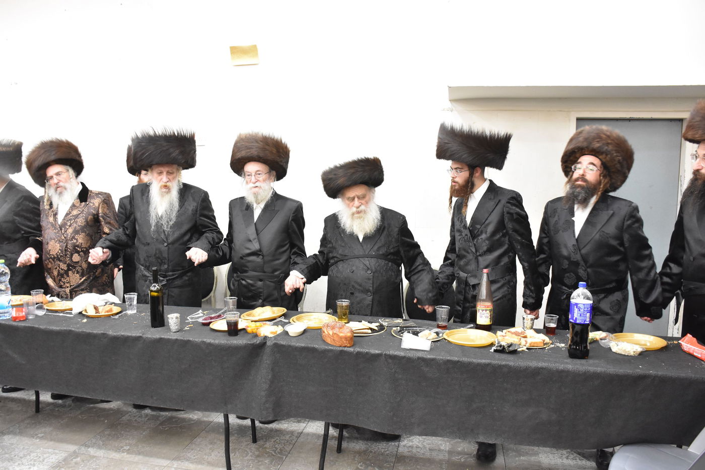 שמחת שבע הברכות בחצרות מאקאווא - טשארנוביל - קאסאן 