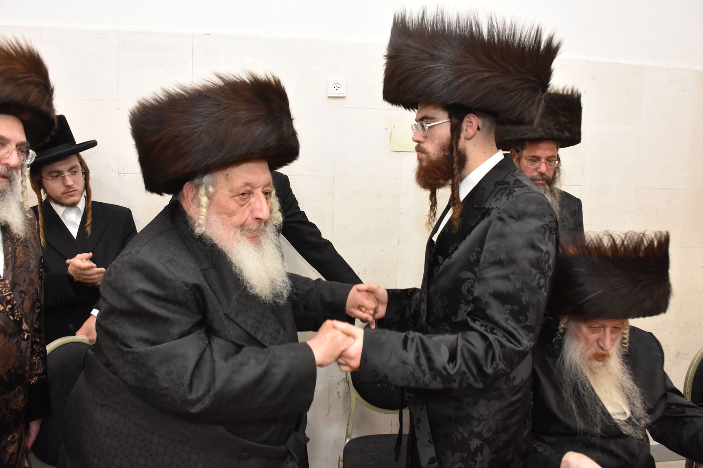 שמחת שבע הברכות בחצרות מאקאווא - טשארנוביל - קאסאן 