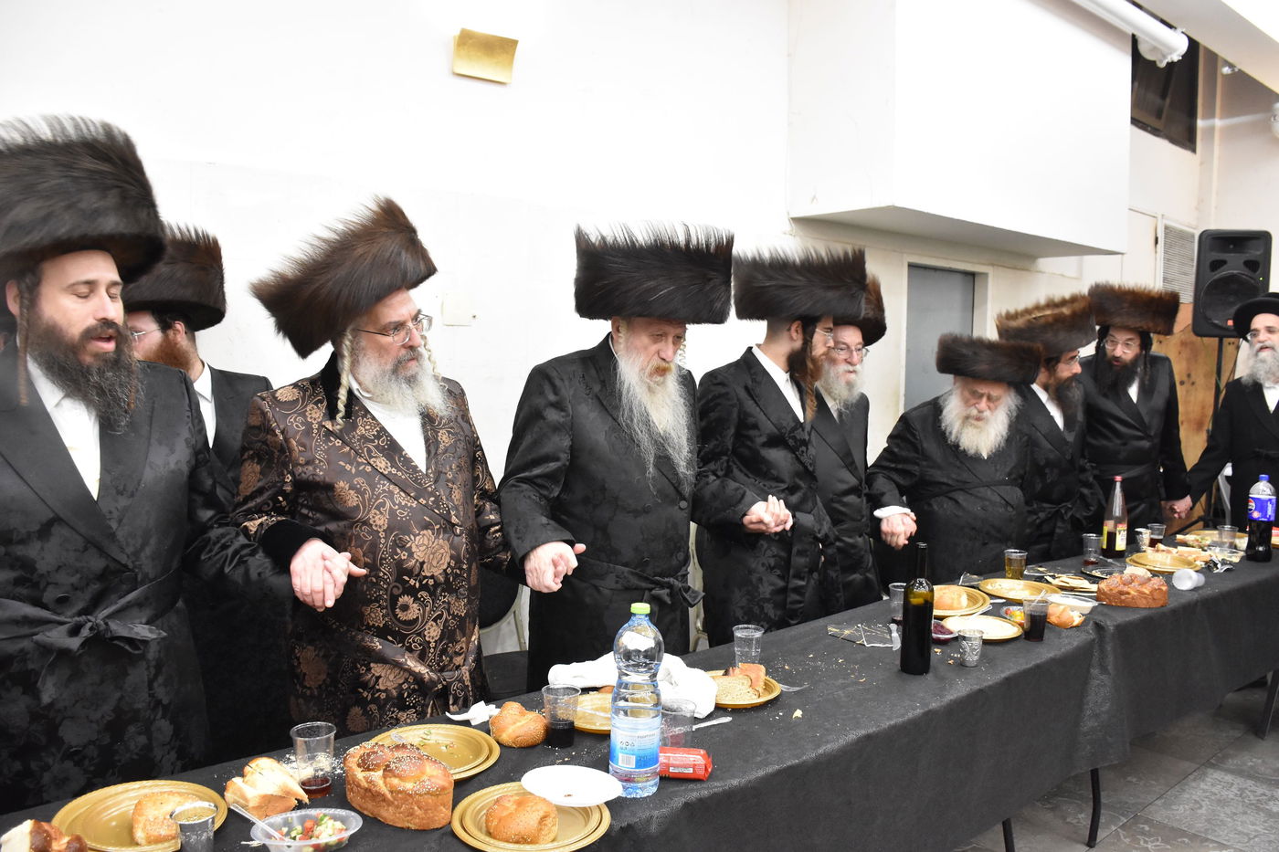 שמחת שבע הברכות בחצרות מאקאווא - טשארנוביל - קאסאן 