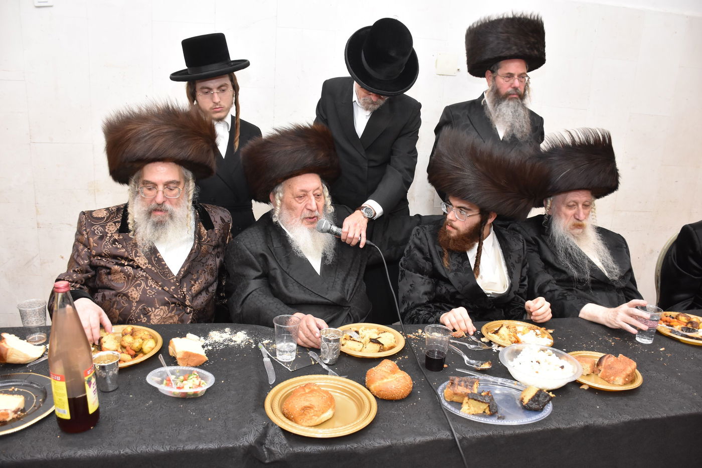 שמחת שבע הברכות בחצרות מאקאווא - טשארנוביל - קאסאן 