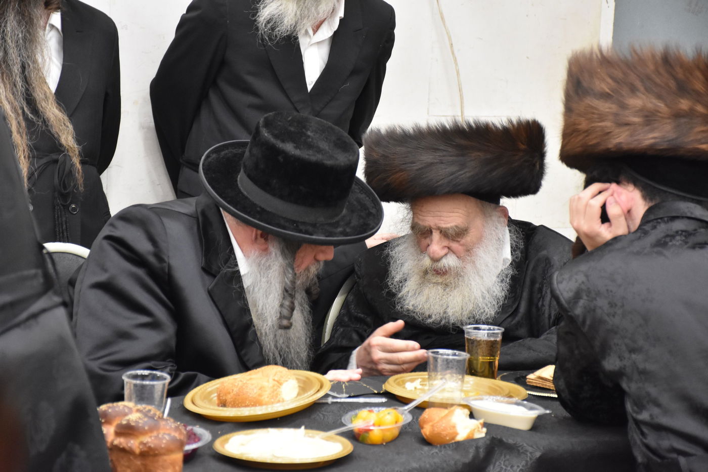 שמחת שבע הברכות בחצרות מאקאווא - טשארנוביל - קאסאן 