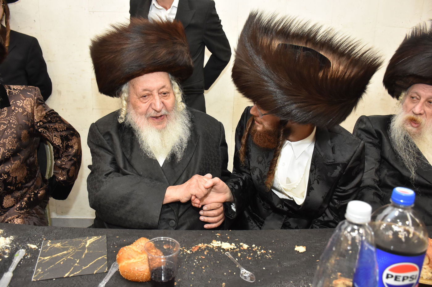 שמחת שבע הברכות בחצרות מאקאווא - טשארנוביל - קאסאן 