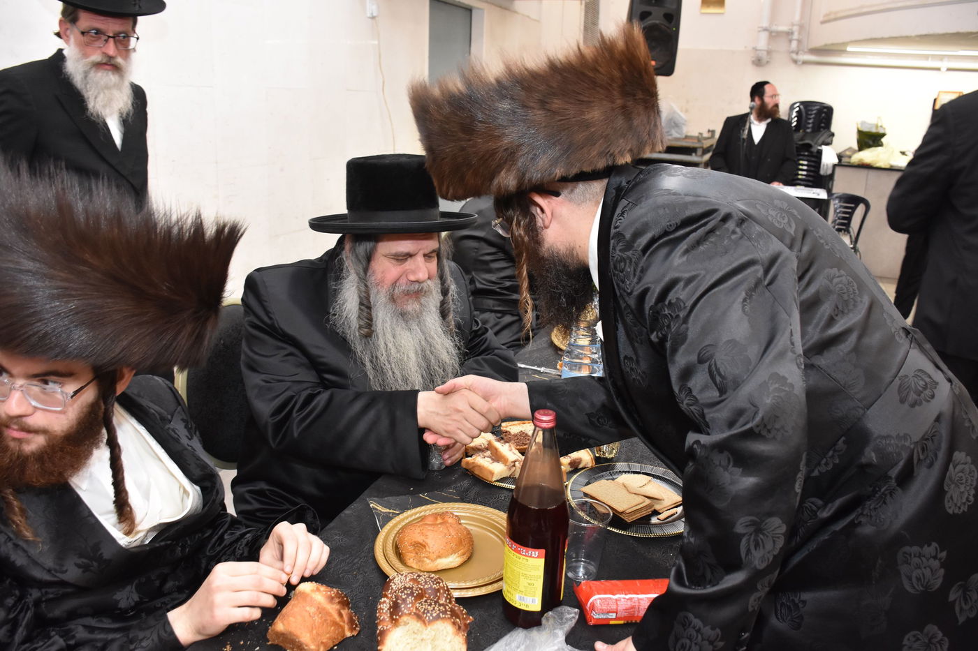 שמחת שבע הברכות בחצרות מאקאווא - טשארנוביל - קאסאן 