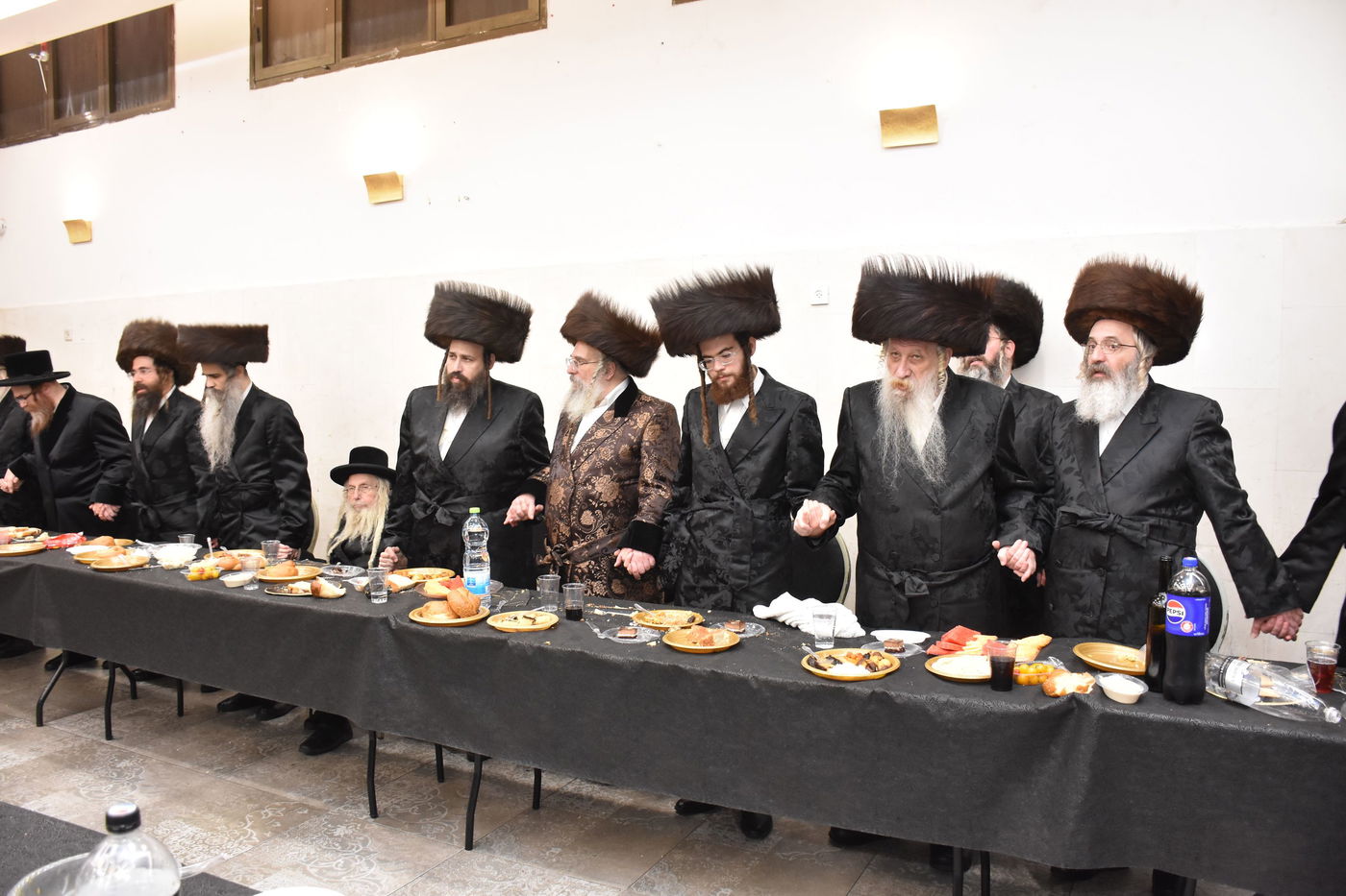 שמחת שבע הברכות בחצרות מאקאווא - טשארנוביל - קאסאן 