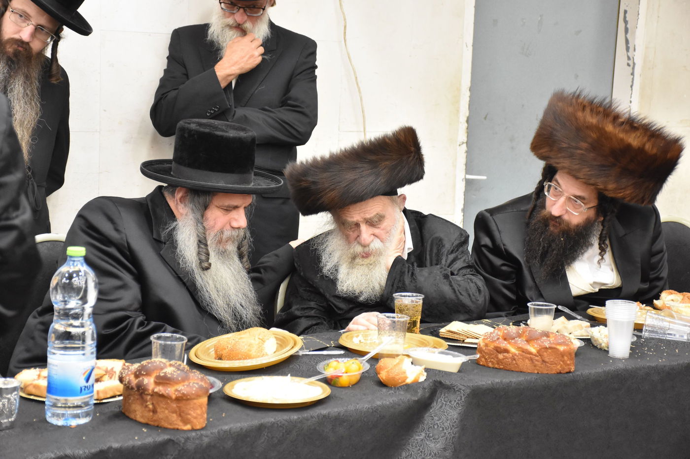 שמחת שבע הברכות בחצרות מאקאווא - טשארנוביל - קאסאן 