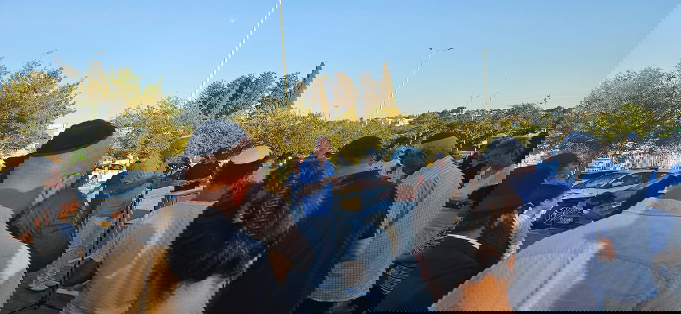 תפילת הודיה בשכונת מאליבו