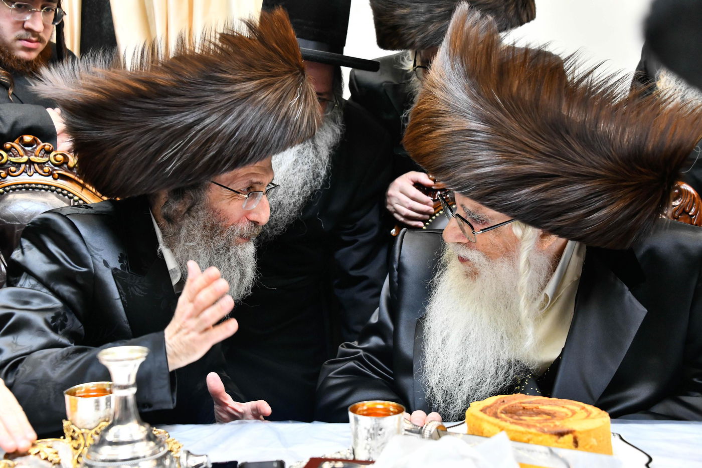 הרבי מצאנז בשמחת הוואכט נאכט לנכד הרה"צ רבי אלימלך בידרמן