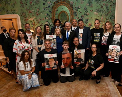 נתניהו בארה"ב עם משפחות החטופים