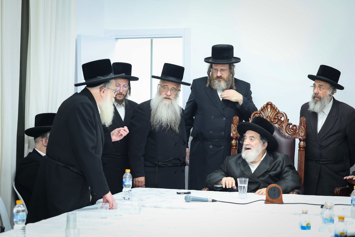 כינוס רבני ויז'ניץ במעון האדמו"ר במושב אורה