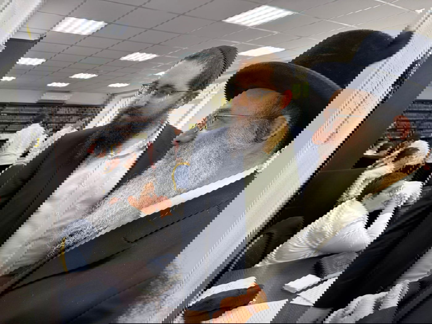 'שיעור כללי' בעיר האוקראינית: הדיין הבכיר מול עשרות ילדי שלוחים