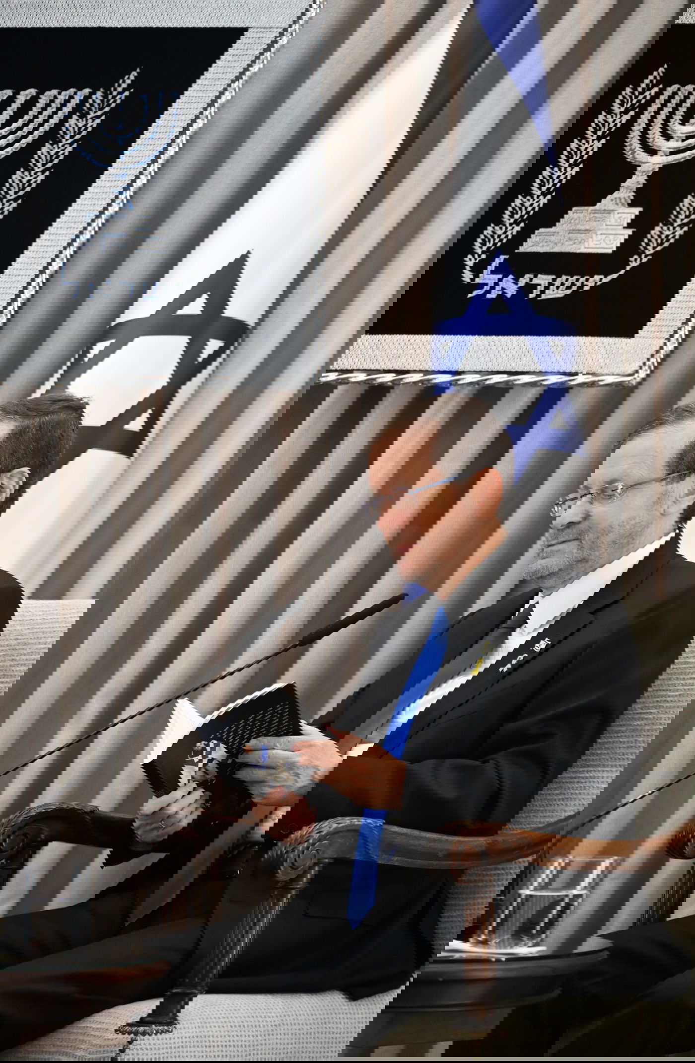 אלי שרעבי עם הנשיא הרצוג