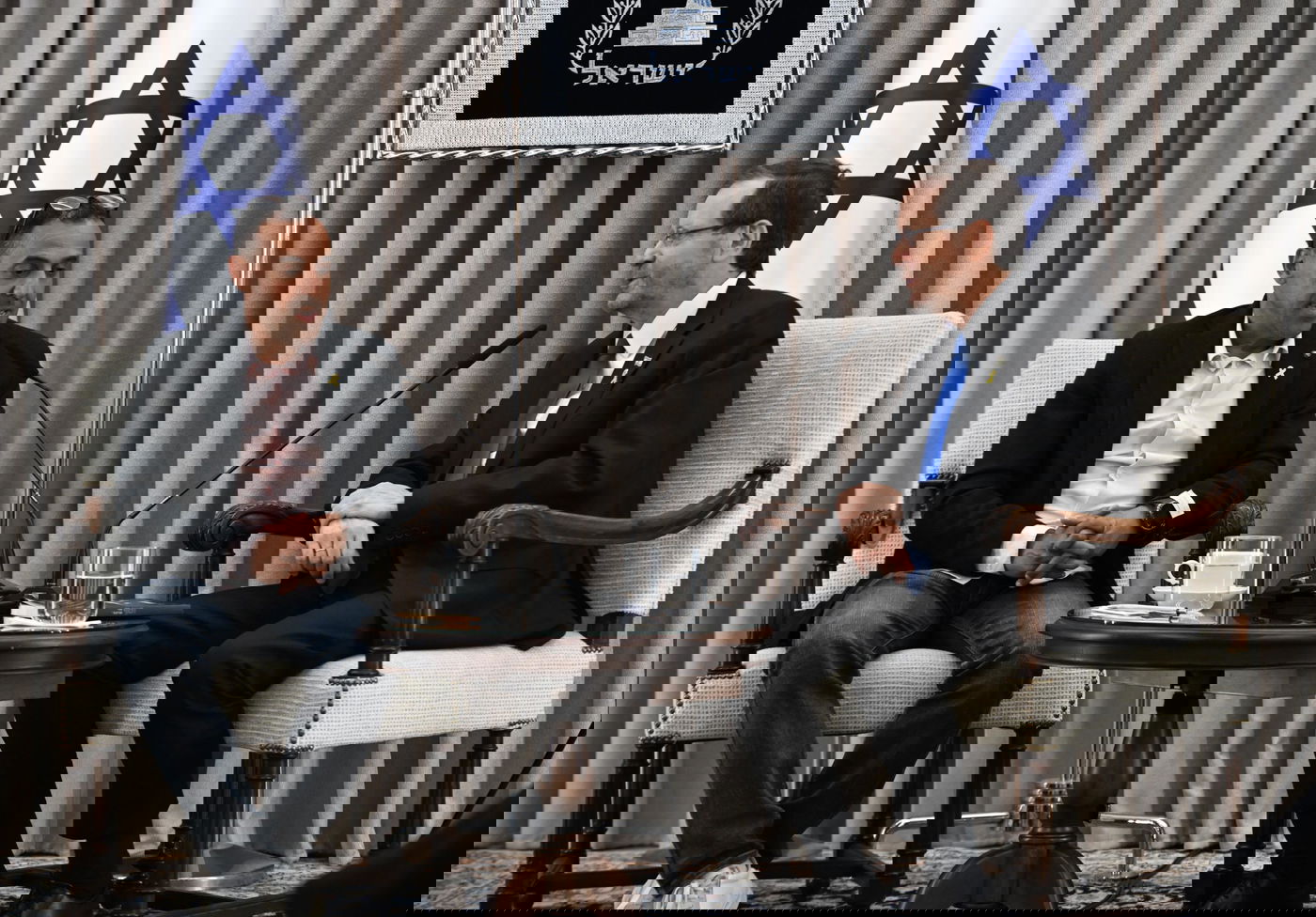 אלי שרעבי עם הנשיא הרצוג