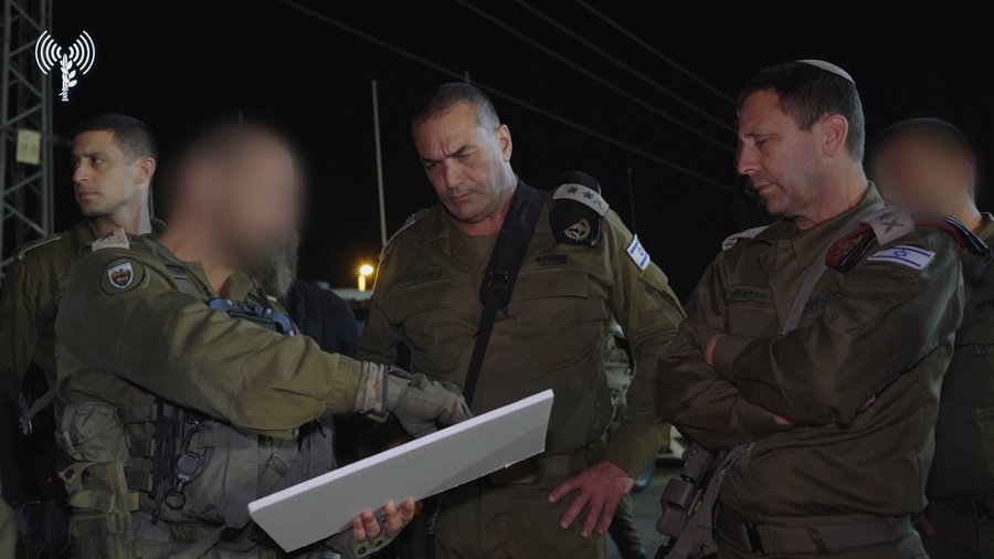 הרמטכ"ל בזירת הפיגוע