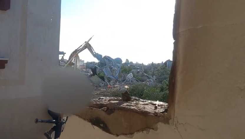 המחבלים יוצאים מההריסות