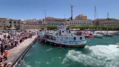 הספינה 'חנדלה' יוצאת מחופי סיצילה