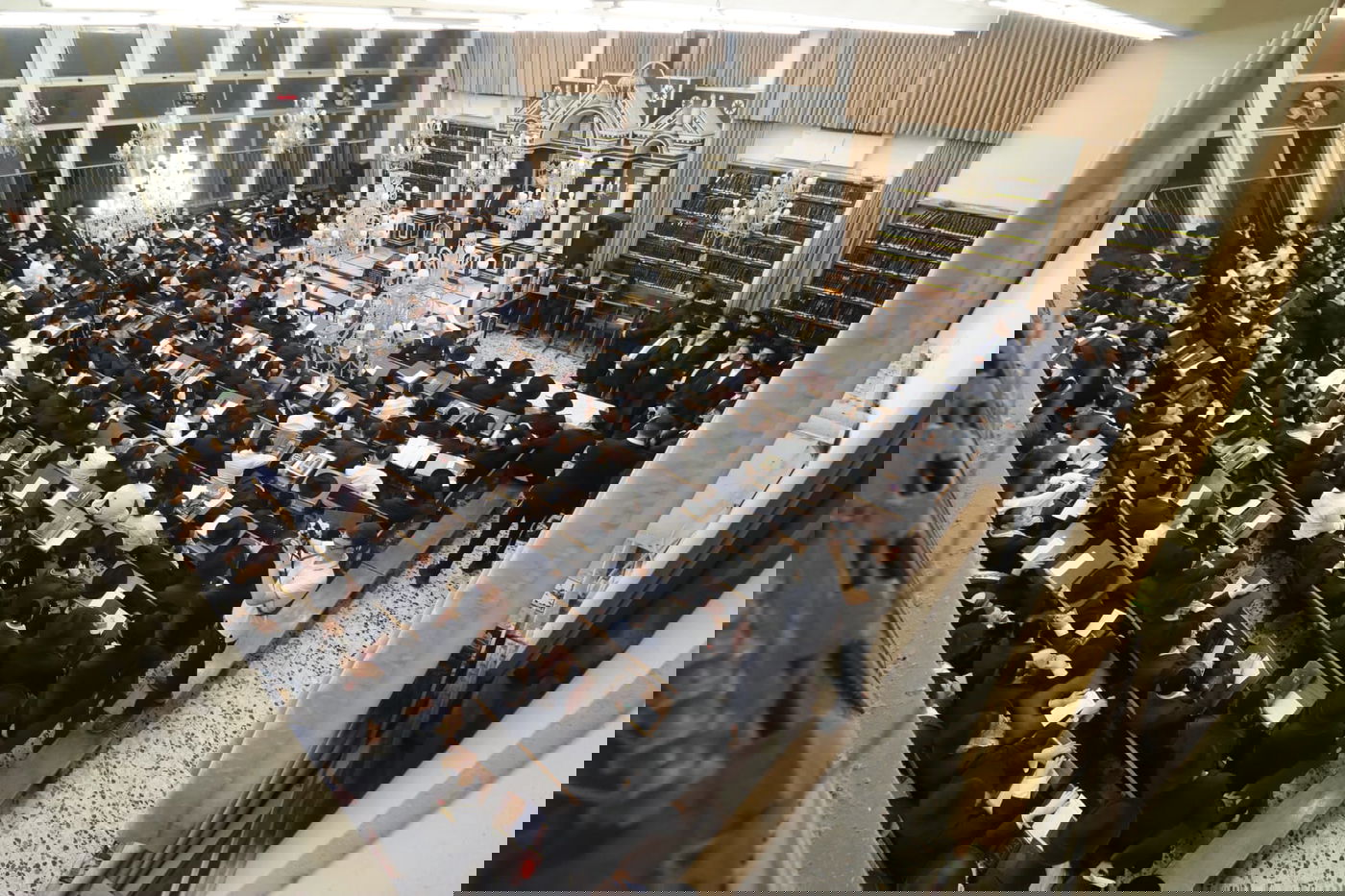 עצרת מחאה בכולל חזון איש בבני ברק