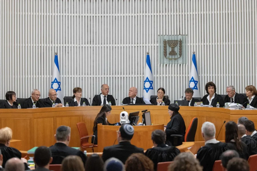 כופרים בתורת משה. בית המשפט העליון