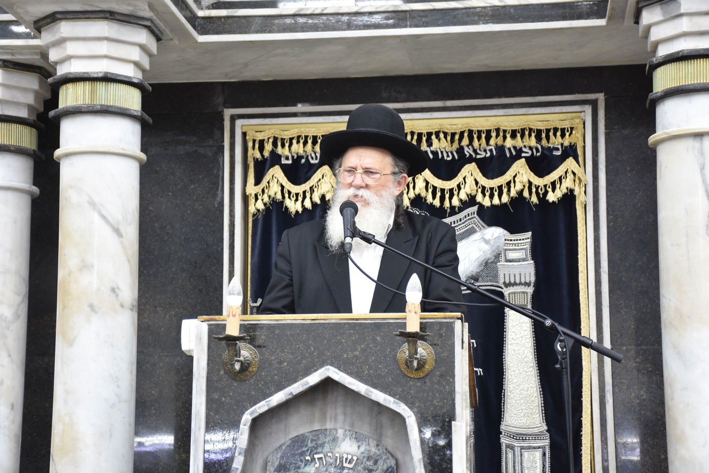 עצרת מחאה בכולל חזון איש בבני ברק על חילולי הקברים בעיר יהוד