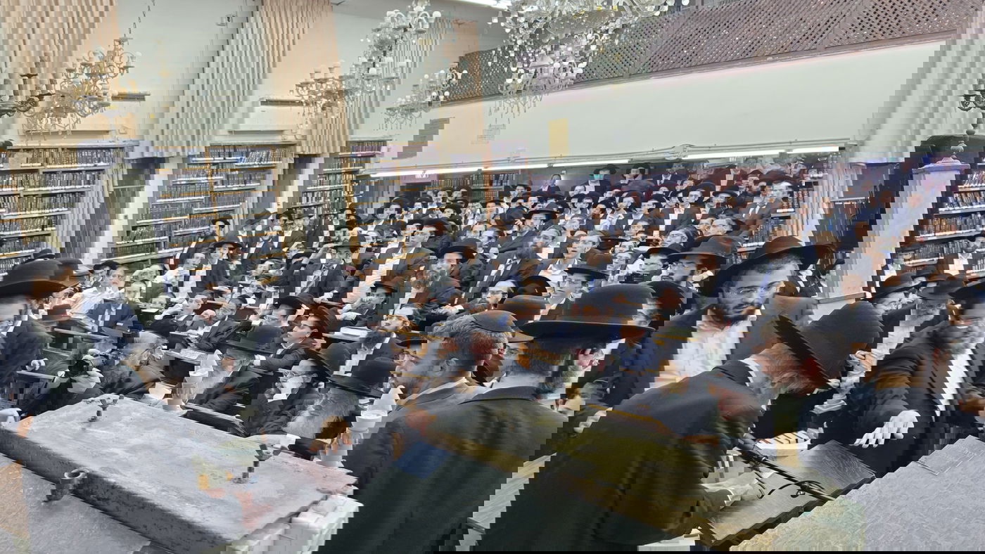 עצרת מחאה בכולל חזון איש בבני ברק